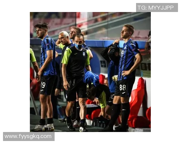 神彩飞扬的足球明星们如何在绿茵场上书写传奇与荣耀的篇章